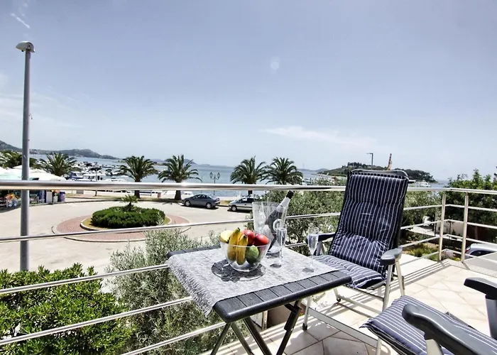 Victoria - One Bedroom With Terrace And Sea View A1 * Pakoštane