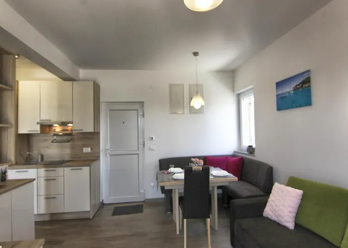 Victoria - One Bedroom With Terrace And Sea View A1