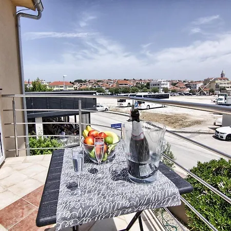 Victoria - One Bedroom With Terrace And Sea View A1 *