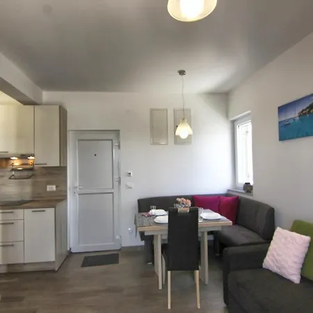 Victoria - One Bedroom With Terrace And Sea View A1