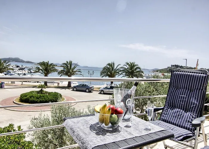 Victoria - One Bedroom With Terrace And Sea View A1 باكوشتاني