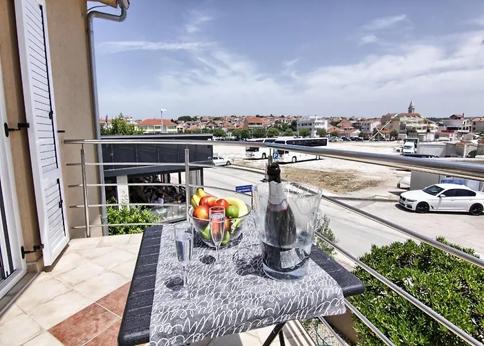 Victoria - One Bedroom With Terrace And Sea View A1 *